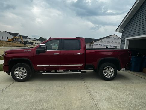 Used 2024 Chevrolet Silverado 3500 High Country w/ High Country Premium Package AWD/4WD image 1