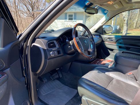 Used 2012 GMC Yukon Denali image 8