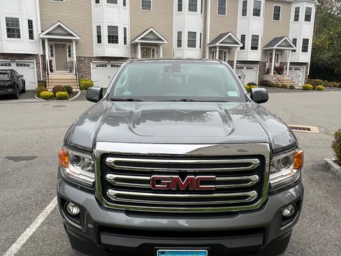 Used 2018 GMC Canyon SLE w/ SLE Convenience Package image 1