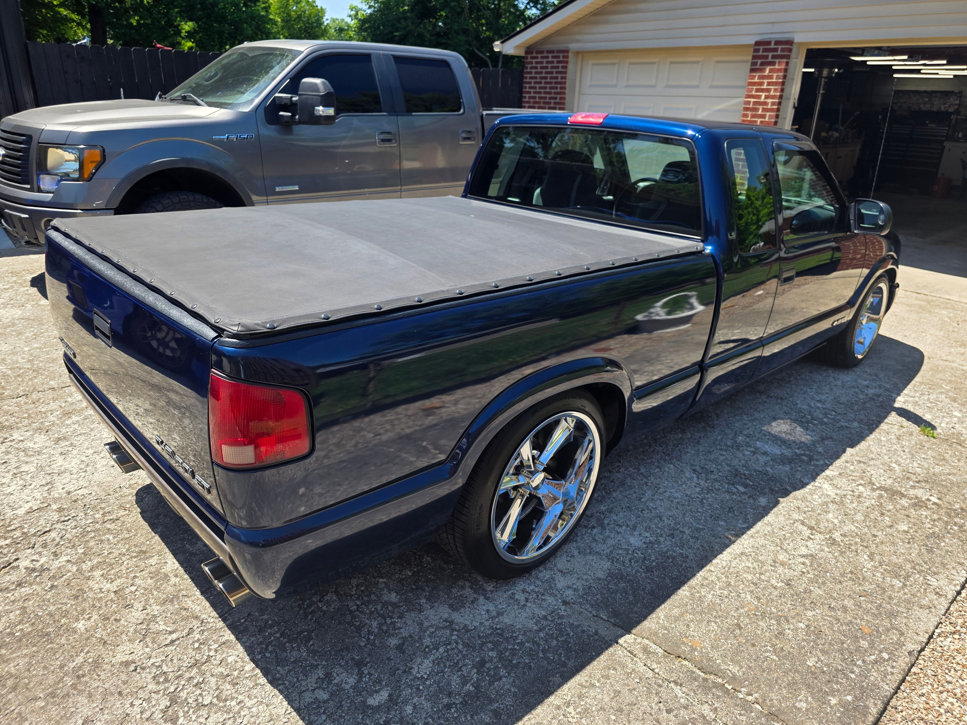 Used 2000 Chevrolet S10 Pickup LS w/ Preferred Equipment Group RWD image 4