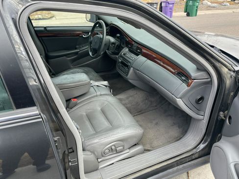 Used 2001 Cadillac De Ville Sedan w/ Comfort/Convenience Pkg image 11