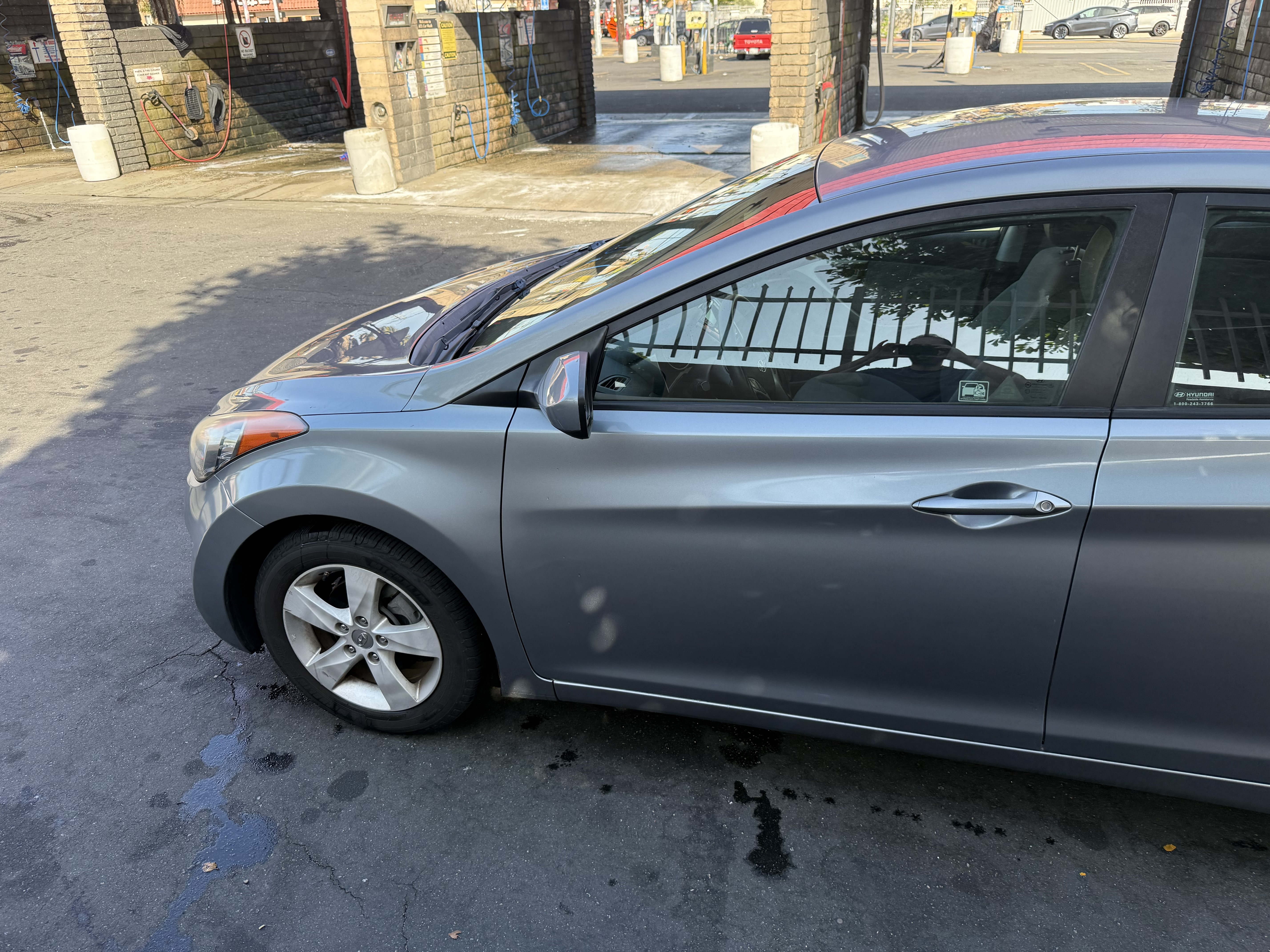 Used 2012 Hyundai Elantra GLS w/ Preferred Pkg 3 FWD image 2