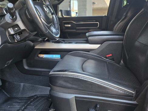 Used 2019 RAM 3500 Laramie image 12