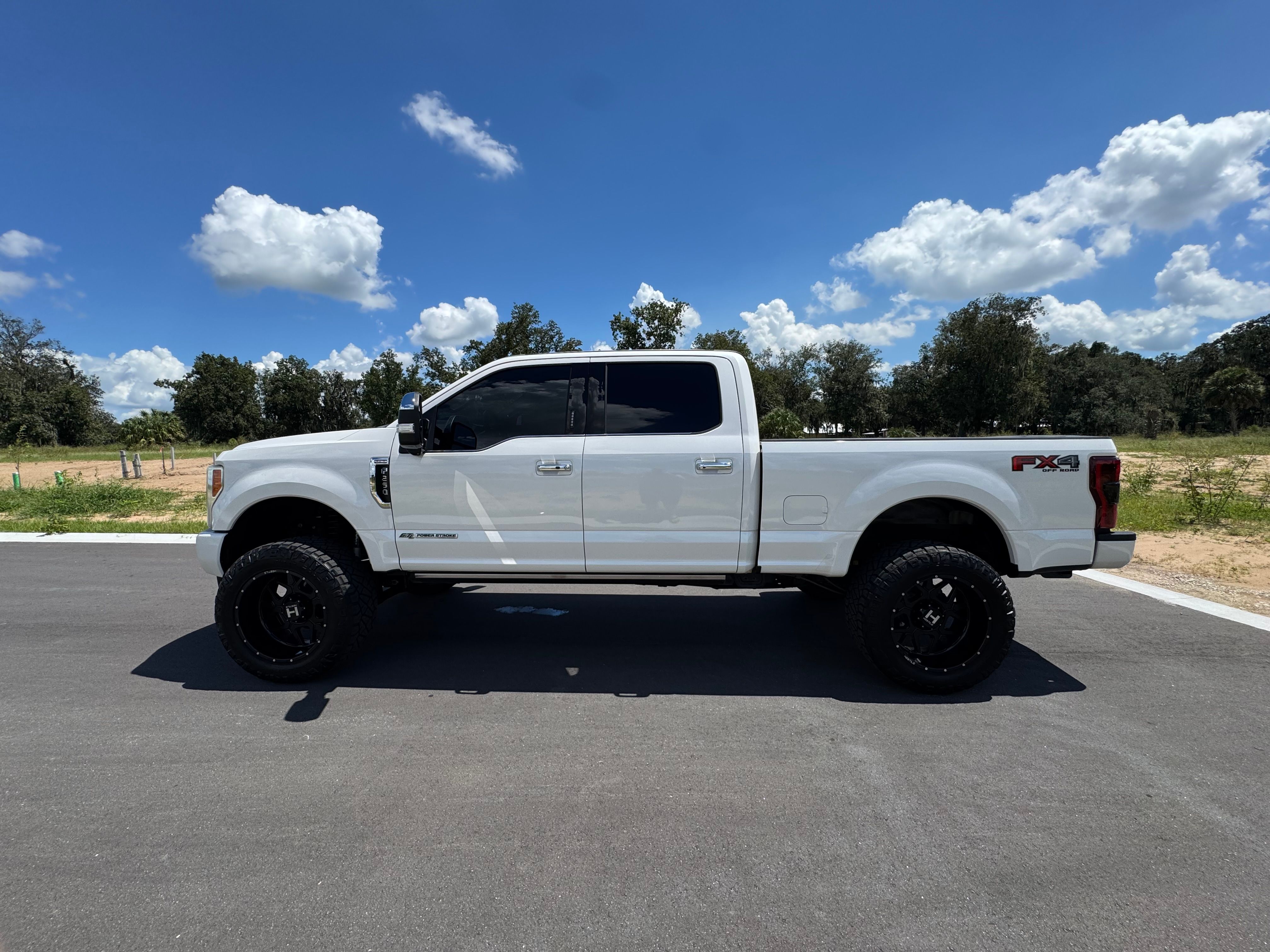 Used 2019 Ford F250 Platinum w/ Platinum Ultimate Package AWD/4WD image 10