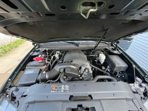 Used 2013 Chevrolet Avalanche LS AWD/4WD image 6
