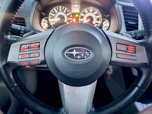 Used 2011 Subaru Outback 2.5i Limited w/ PWR Moonroof Pkg AWD/4WD image 28