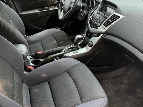 Used 2014 Chevrolet Cruze LT FWD image 4