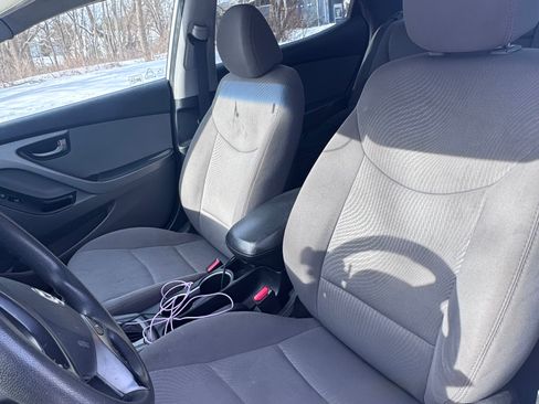 Used 2014 Hyundai Elantra SE image 8