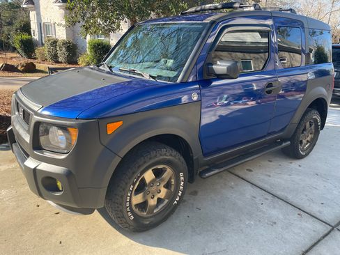 Used 2004 Honda Element EX image 1