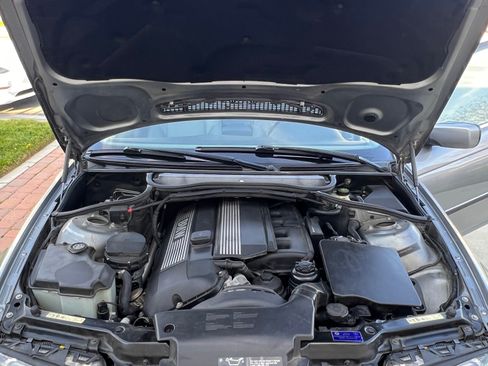 Used 2003 BMW 330xi Sedan image 18