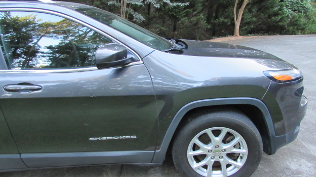 Used 2015 Jeep Cherokee Latitude FWD image 11
