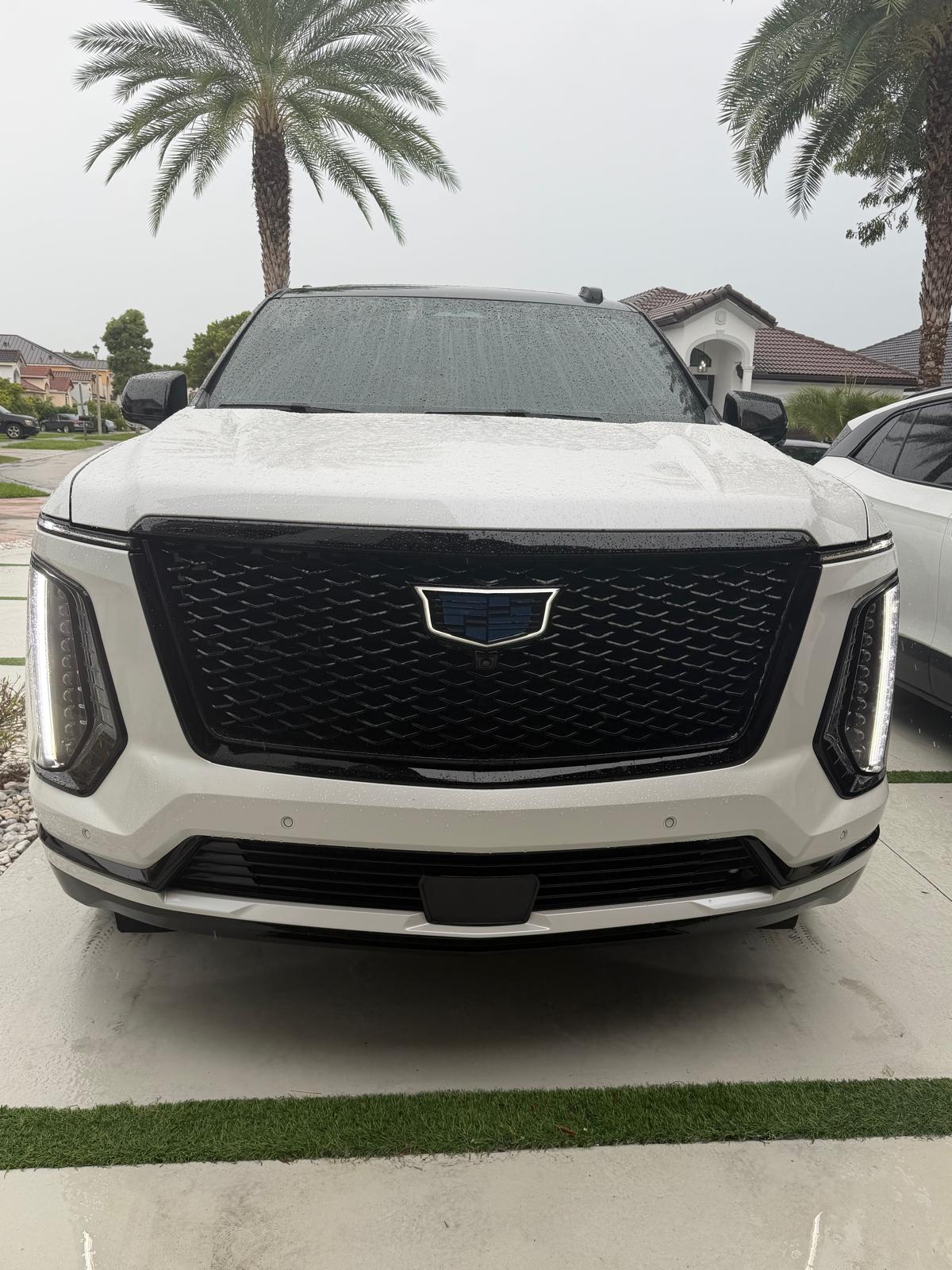 Used 2025 Cadillac Escalade ESV Sport Platinum AWD/4WD image 4