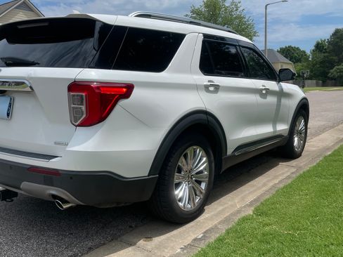 Used 2020 Ford Explorer Limited RWD image 6