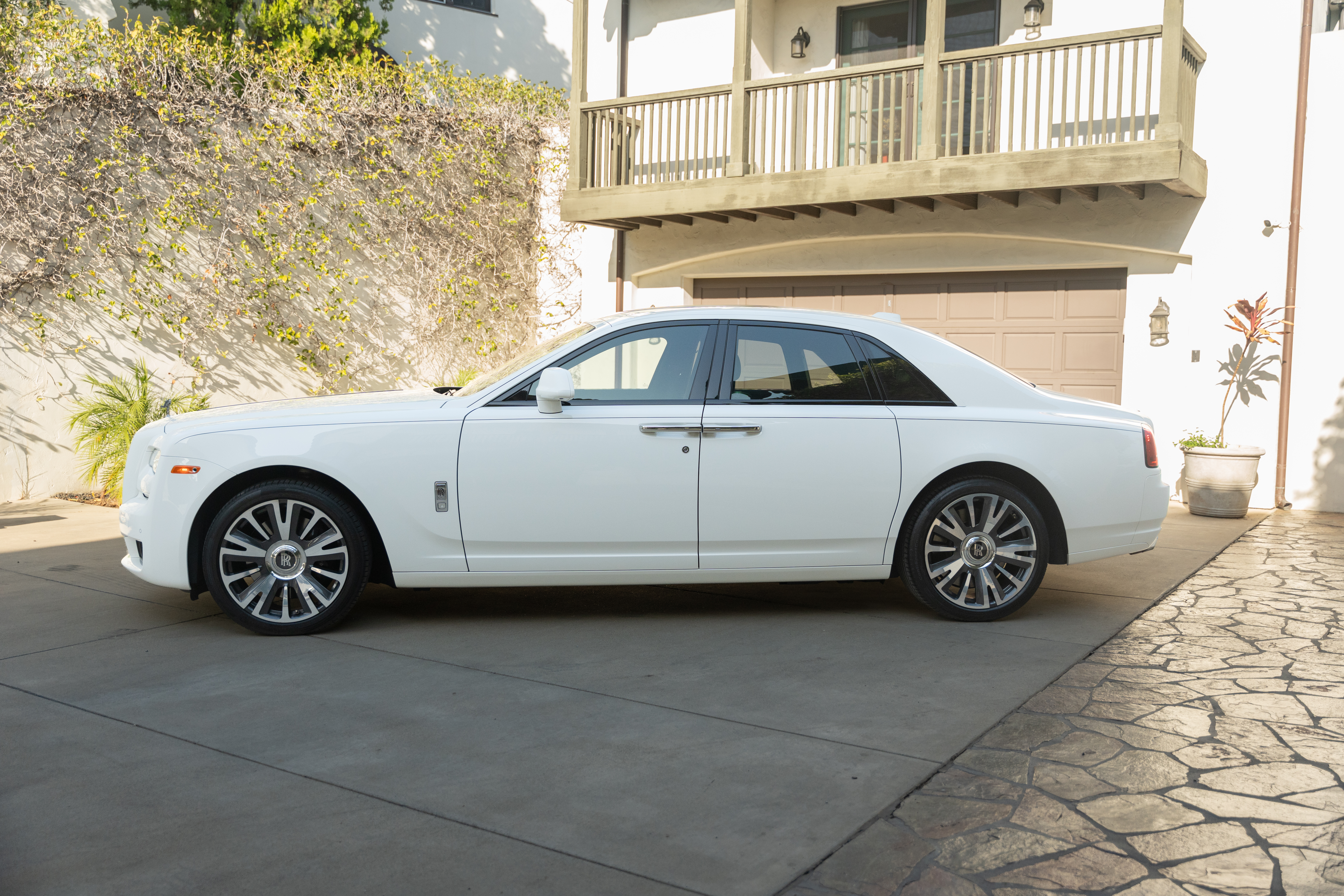 Used 2019 Rolls-Royce Ghost RWD image 4