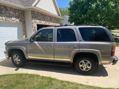Used 2003 Chevrolet Tahoe LT AWD/4WD image 1