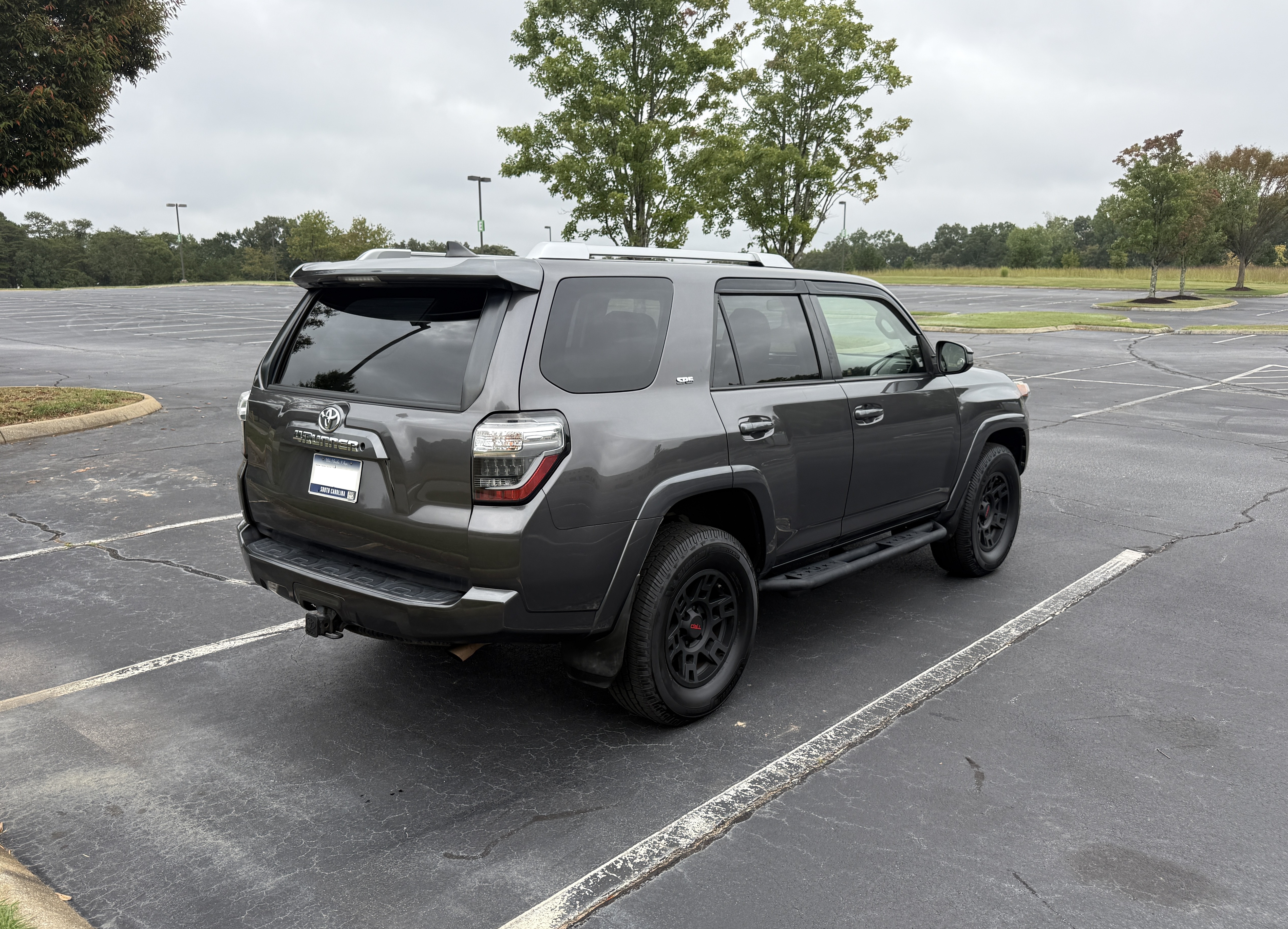 Used 2017 Toyota 4Runner SR5 AWD/4WD image 6
