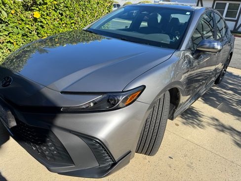 Used 2025 Toyota Camry SE w/ Convenience Package FWD image 4