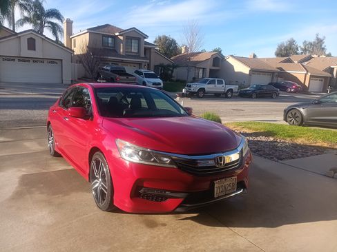 Used 2017 Honda Accord Sport image 7