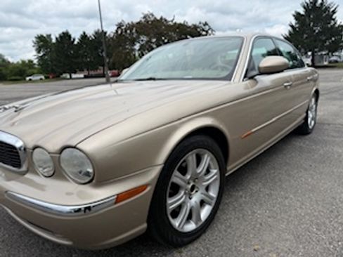 Used 2004 Jaguar XJ8 RWD image 8