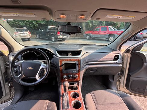 Used 2013 Chevrolet Traverse LT AWD/4WD image 13