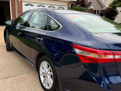 Used 2013 Toyota Avalon XLE FWD image 6