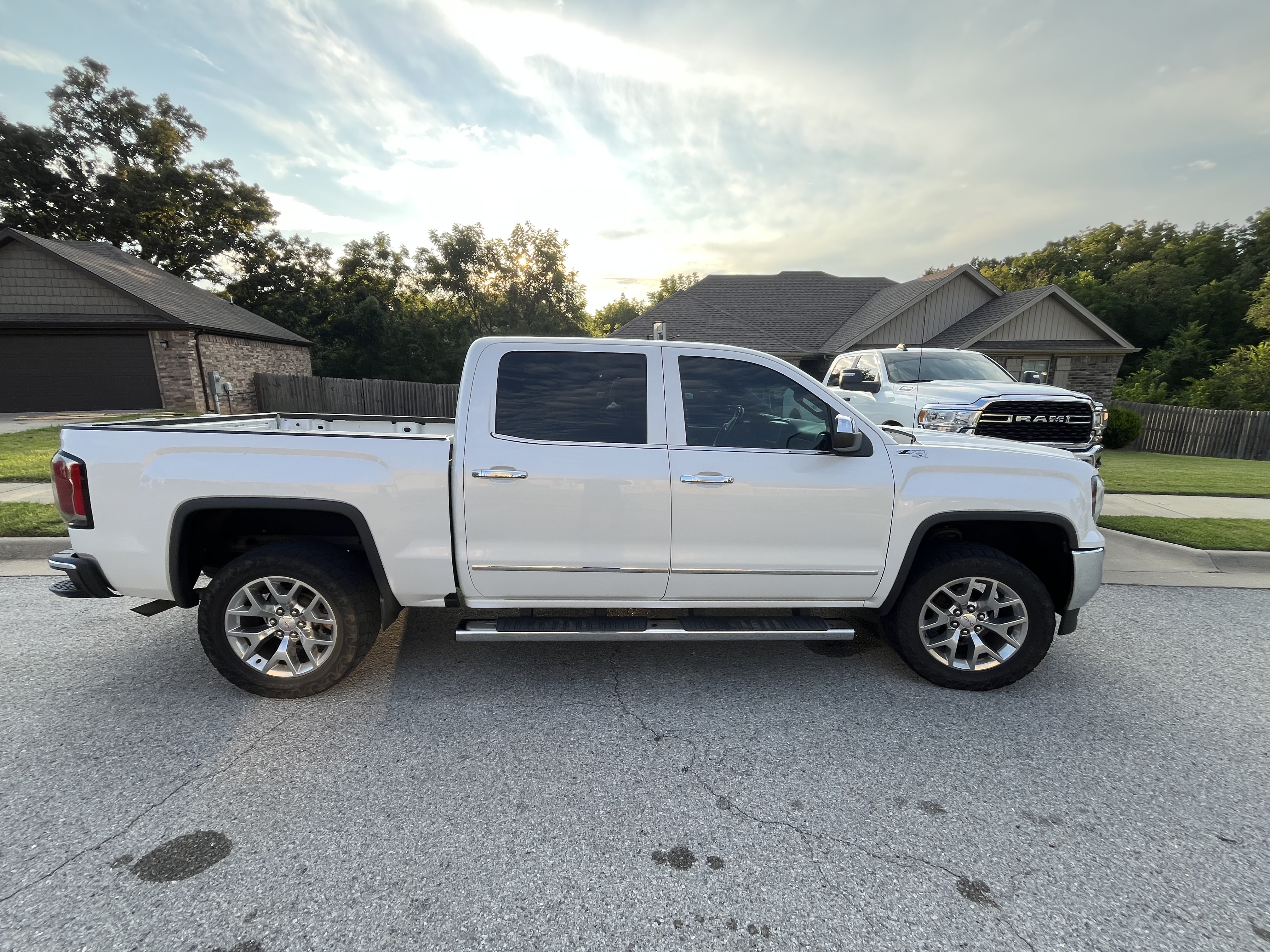 Used 2018 GMC Sierra 1500 SLT w/ Texas SLT Premium Package AWD/4WD image 2