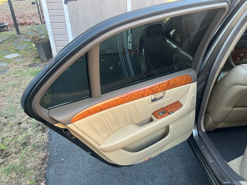 Used 2006 Lexus LS 430 image 10