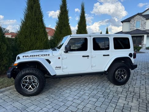 Used 2025 Jeep Wrangler Unlimited Rubicon image 9