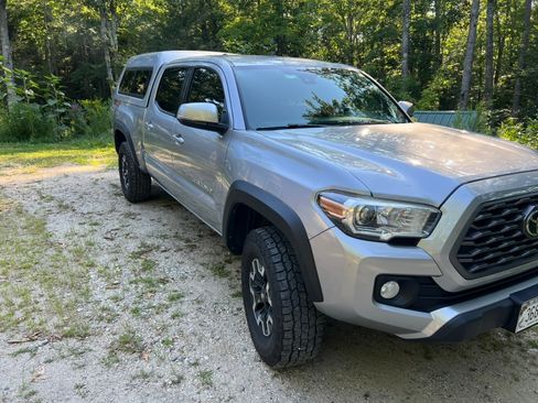 Used 2020 Toyota Tacoma TRD Off-Road w/ Technology Package AWD/4WD image 14