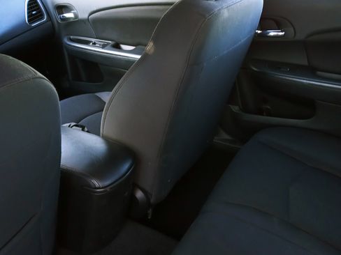 Used 2014 Chrysler 200 LX image 18