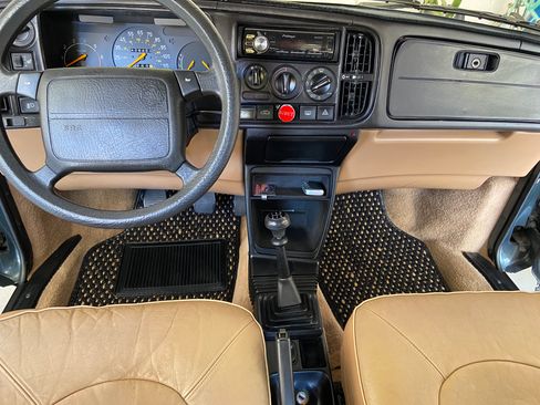 Used 1992 Saab 900 S image 2