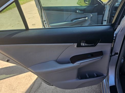 Used 2012 Toyota Camry XLE image 21