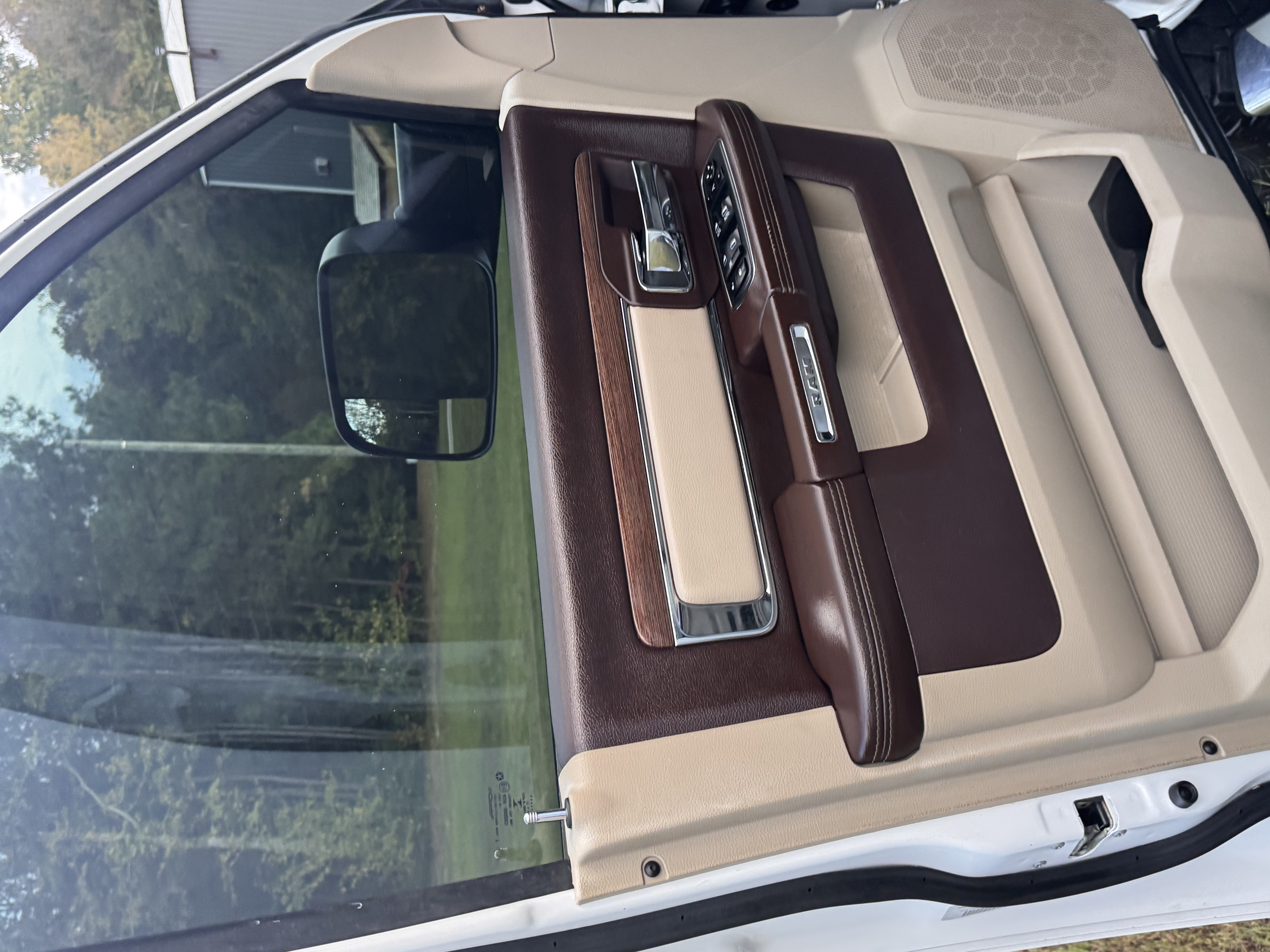 Used 2018 RAM 2500 Laramie AWD/4WD image 14