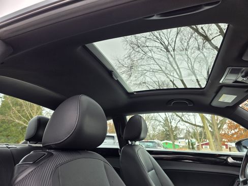 Used 2013 Volkswagen Beetle 2.5 Fender image 11