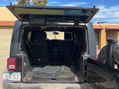 Used 2014 Jeep Wrangler Unlimited Sport w/ Quick Order Package 23S AWD/4WD image 9