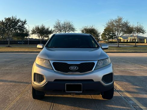 Used 2013 Kia Sorento LX image 6