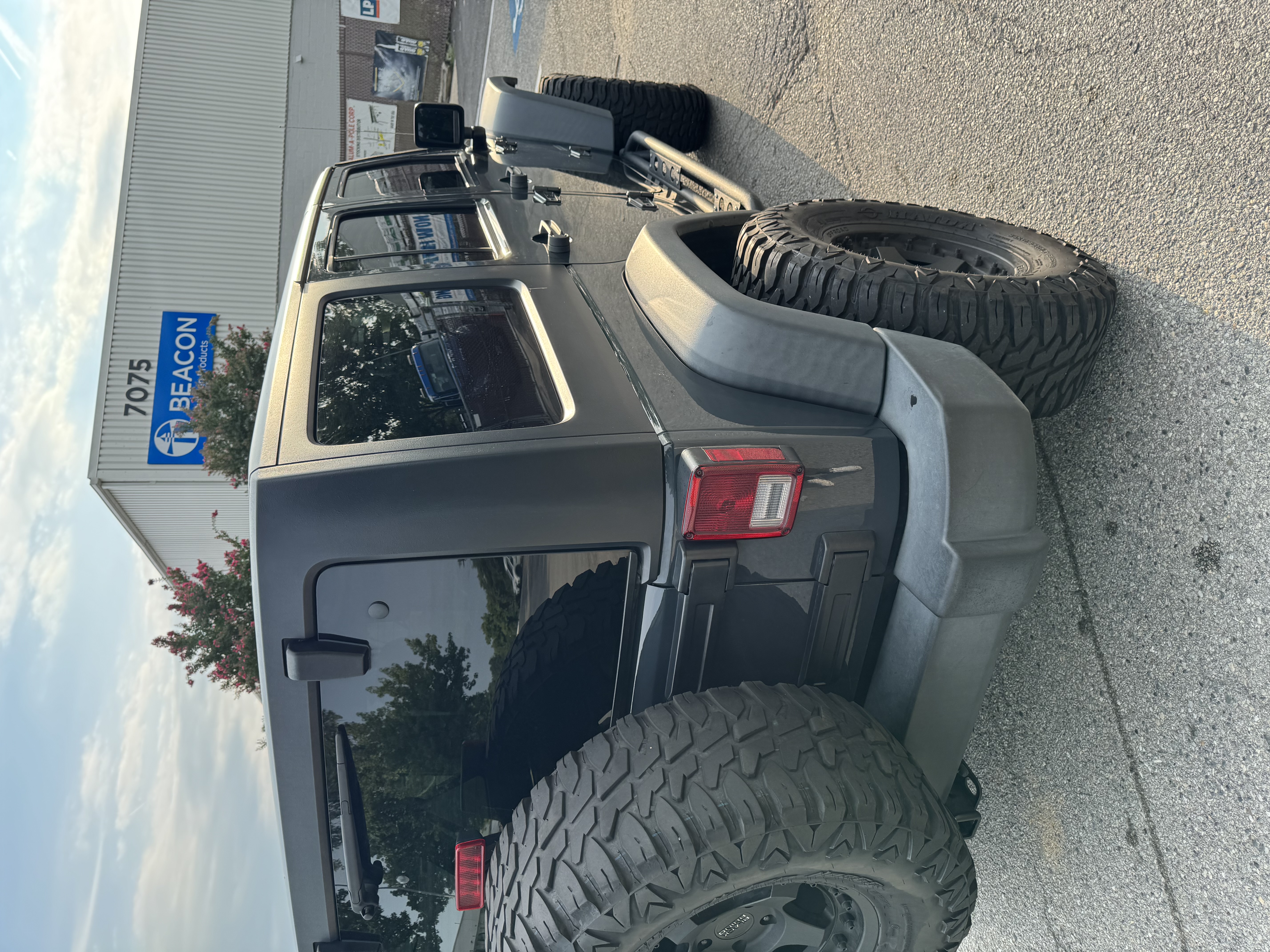 Used 2018 Jeep Wrangler Unlimited Sport S AWD/4WD image 12