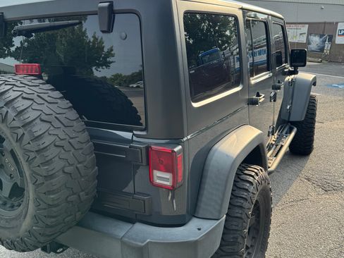 Used 2018 Jeep Wrangler Unlimited Sport S AWD/4WD image 12