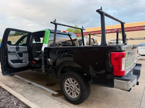 Used 2017 Ford F250 XLT w/ FX4 Off-Road Package AWD/4WD image 5