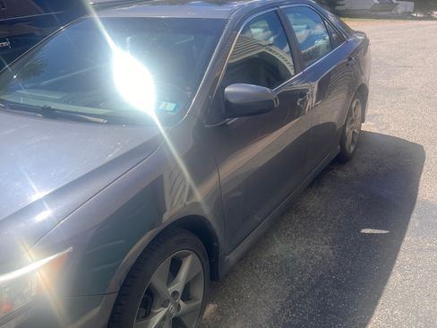 Used 2012 Toyota Camry SE w/ Leather Pkg FWD image 4