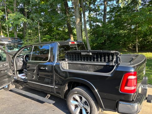 Used 2019 RAM 1500 Limited AWD/4WD image 9