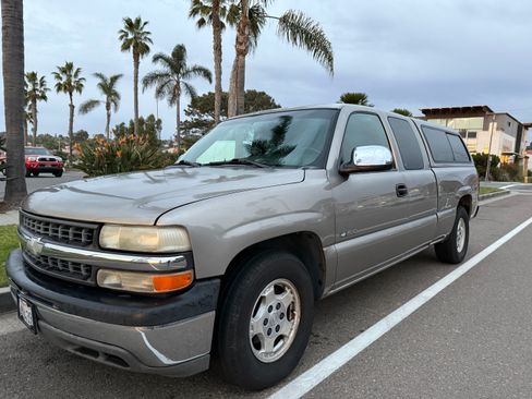 Used 2001 Chevrolet Silverado 1500 LS w/ Firm Ride Suspension Pkg image 6