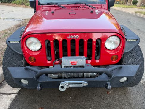 Used 2012 Jeep Wrangler Unlimited Sport image 8