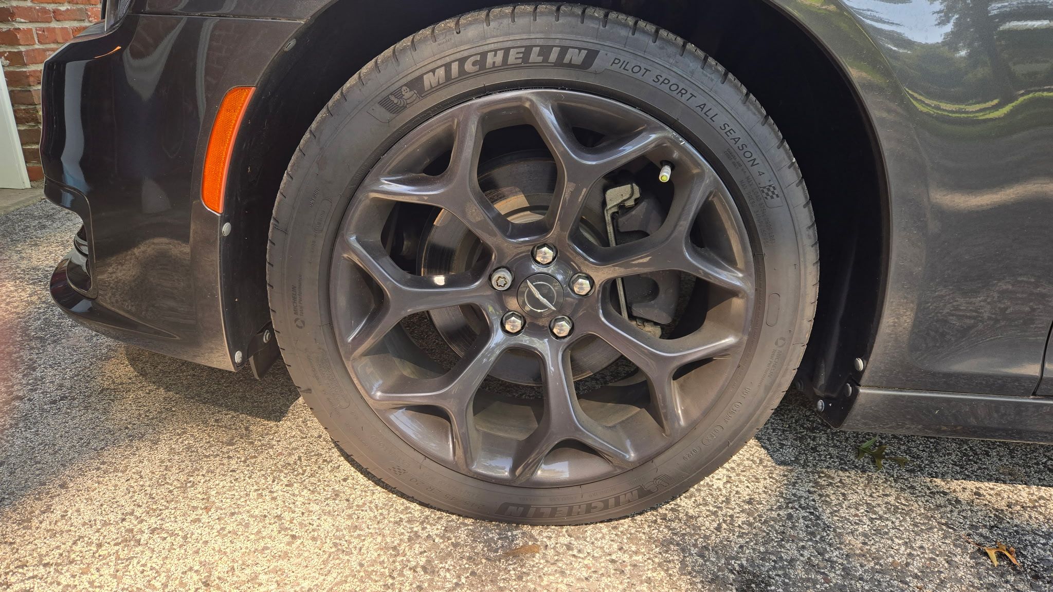 Used 2019 Chrysler 300 S w/ S Model Appearance Package RWD image 10