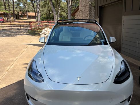 Used 2023 Tesla Model Y Performance AWD/4WD image 4