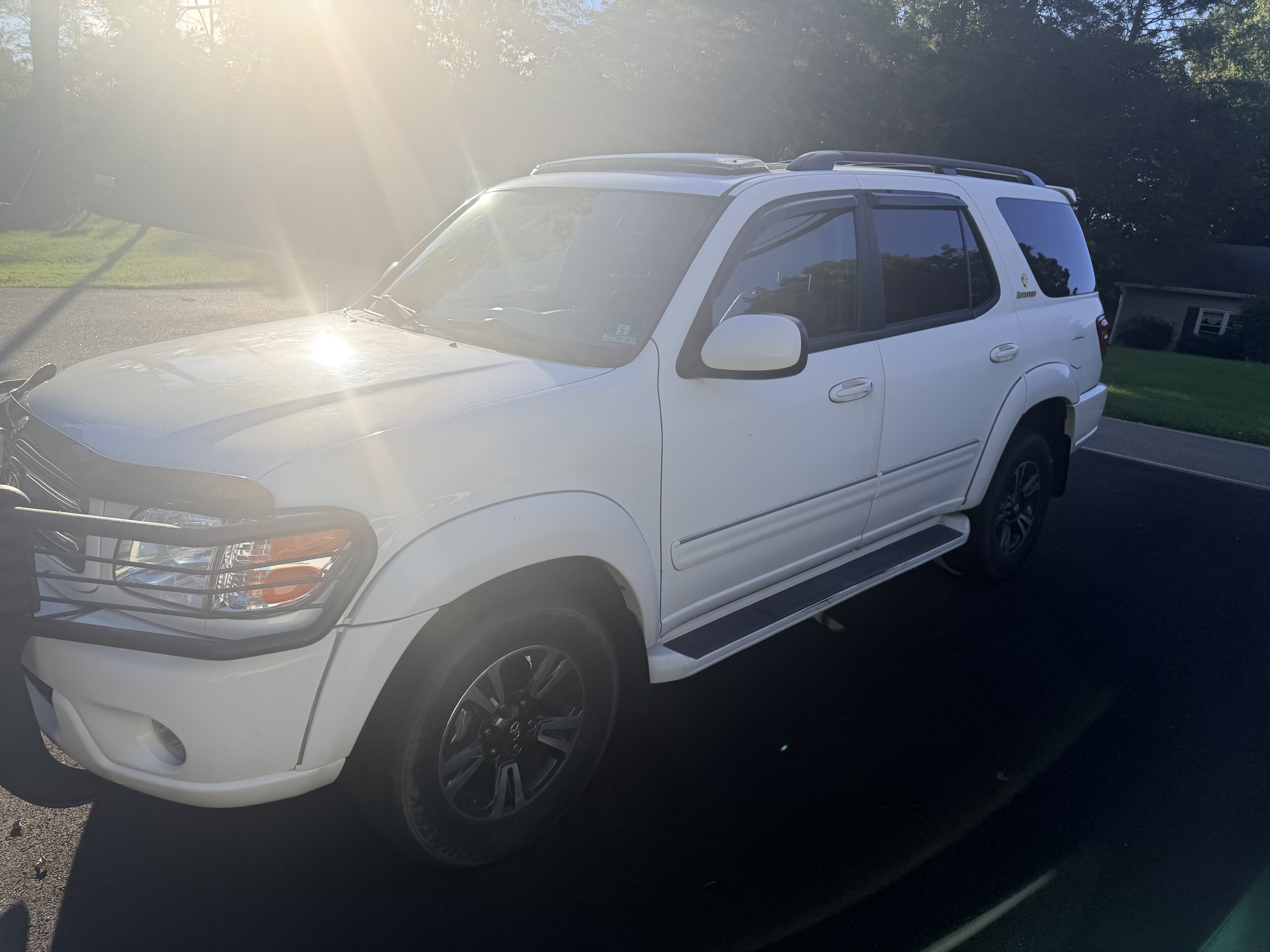 Used 2001 Toyota Sequoia Limited AWD/4WD image 2