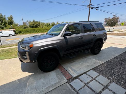 Used 2021 Toyota 4Runner TRD Off-Road Premium w/ Moonroof Package AWD/4WD image 8