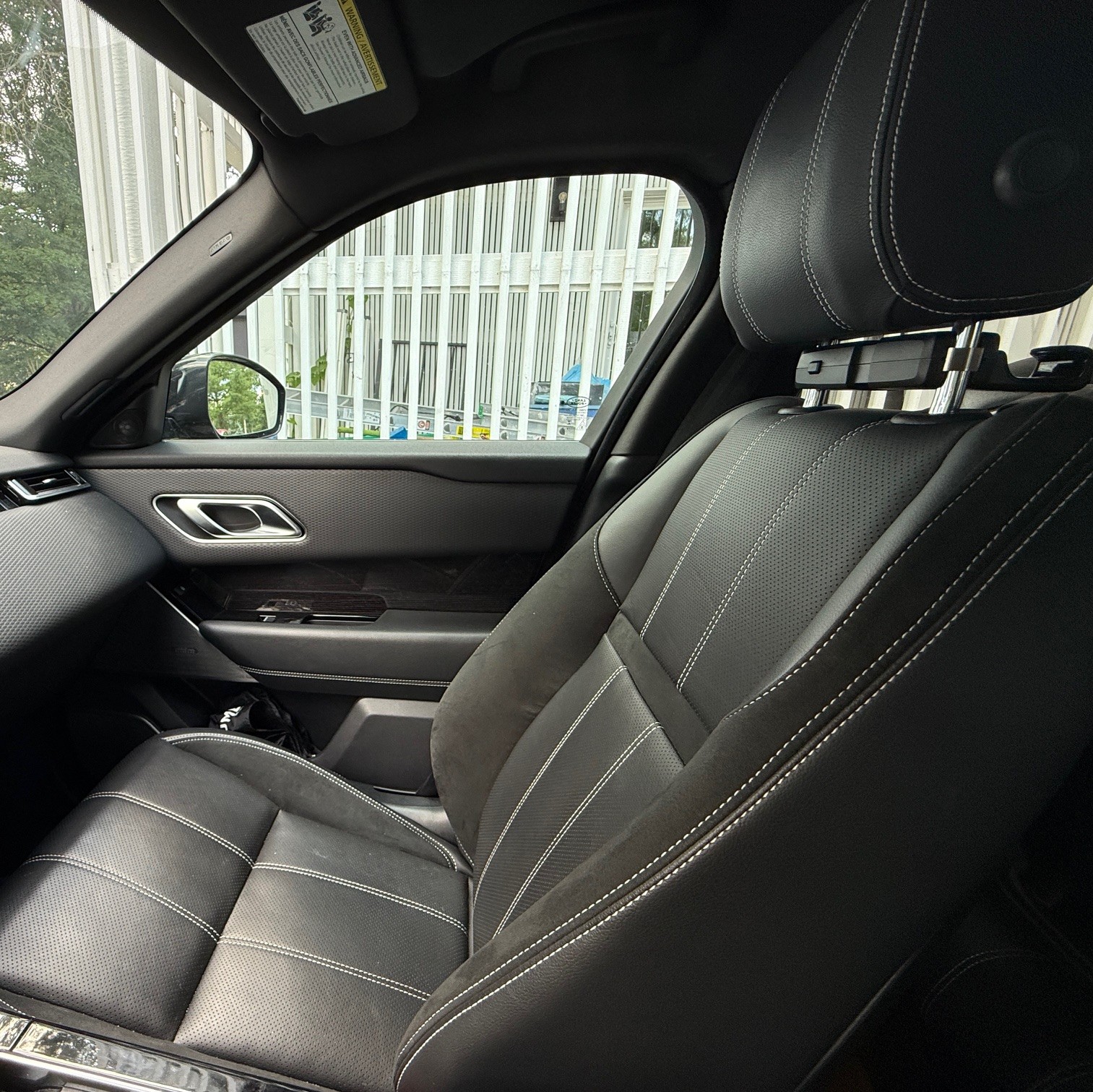 Used 2019 Land Rover Range Rover Velar R-Dynamic SE AWD/4WD image 15