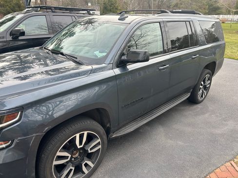 Used 2020 Chevrolet Suburban LT w/ RST Edition image 1