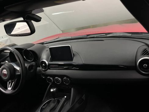 Used 2017 FIAT 124 Spider Lusso RWD image 11
